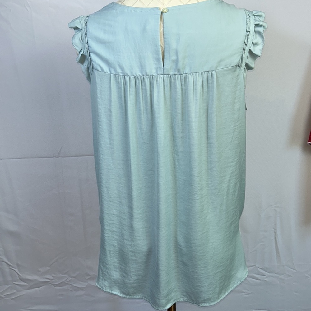 Loft sleeveless Top Size Medium Light Blue High Low Excellent Condition - Picture 3 of 8